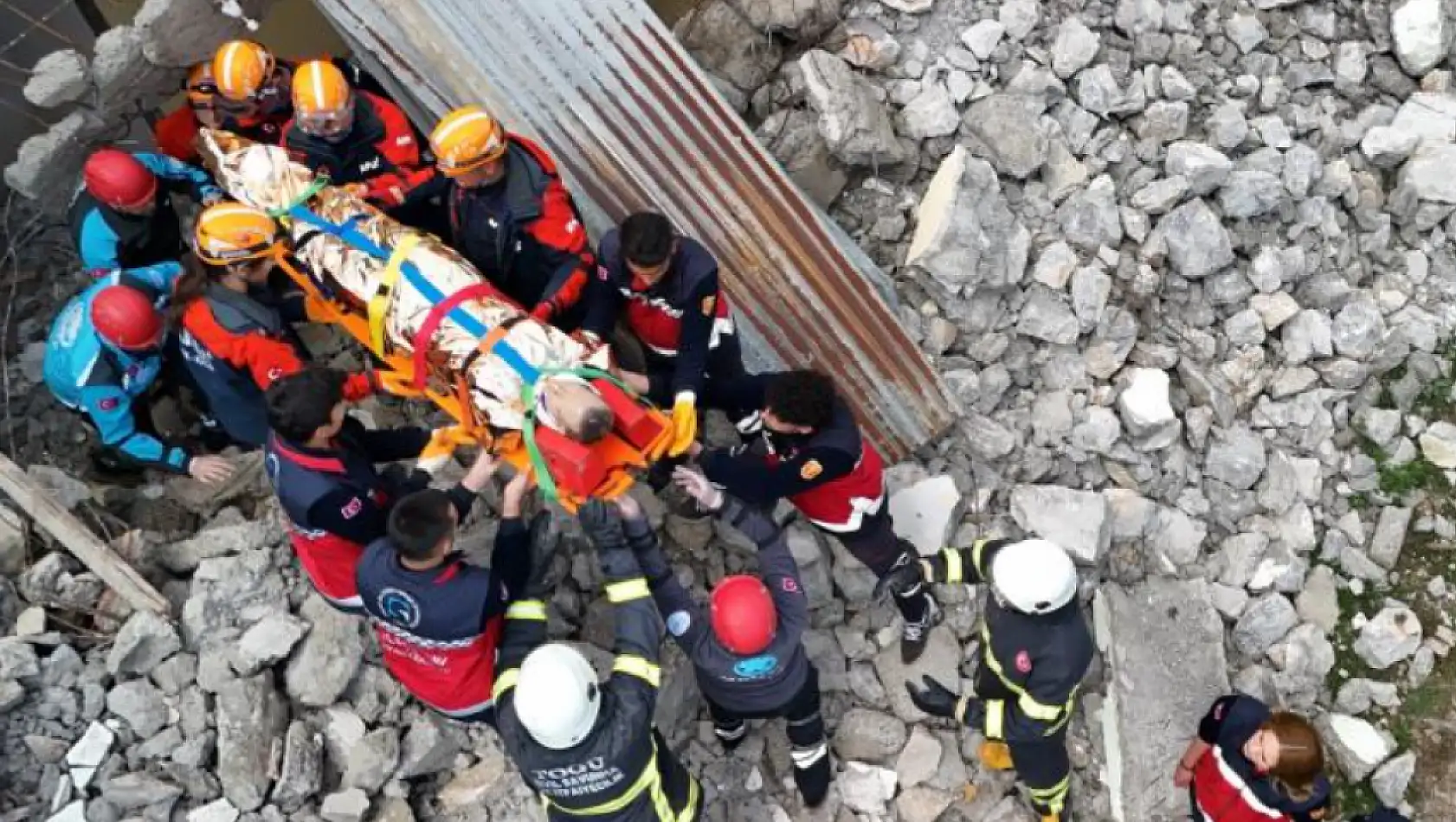 Kayseri'nin yanı başındaki deprem tatbikatı gerçeği aratmadı!