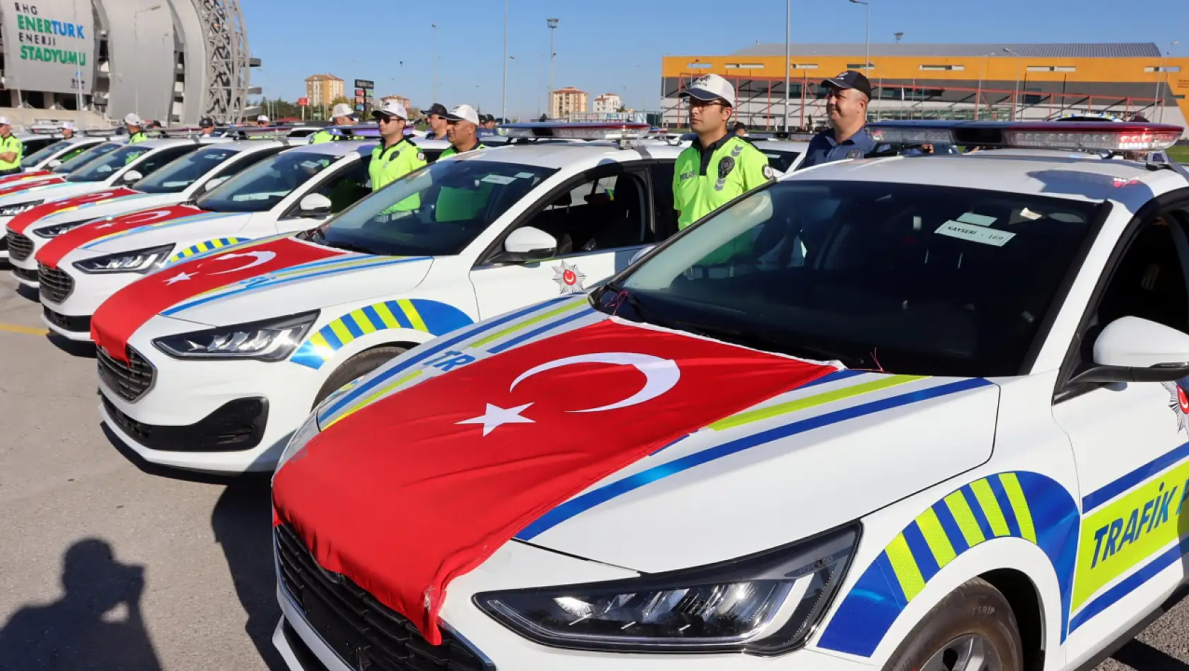 Kayseri Polisi'ne 244 yeni hizmet aracı