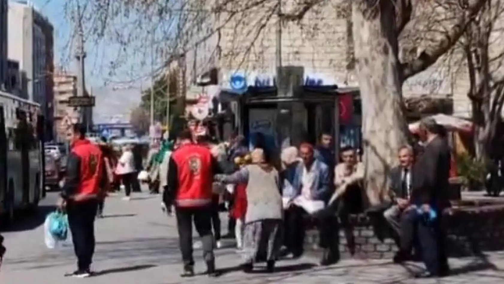 Kayseri polisinden yürek ısıtan hareket