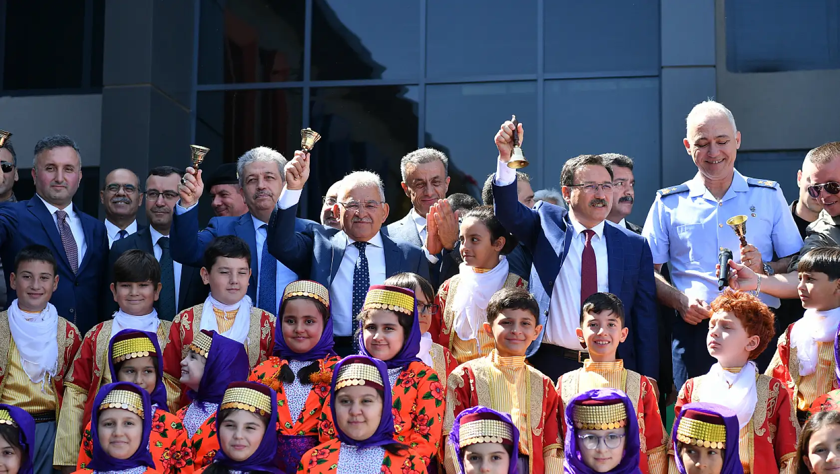 Kayseri Protokolü okul zilini çaldı!