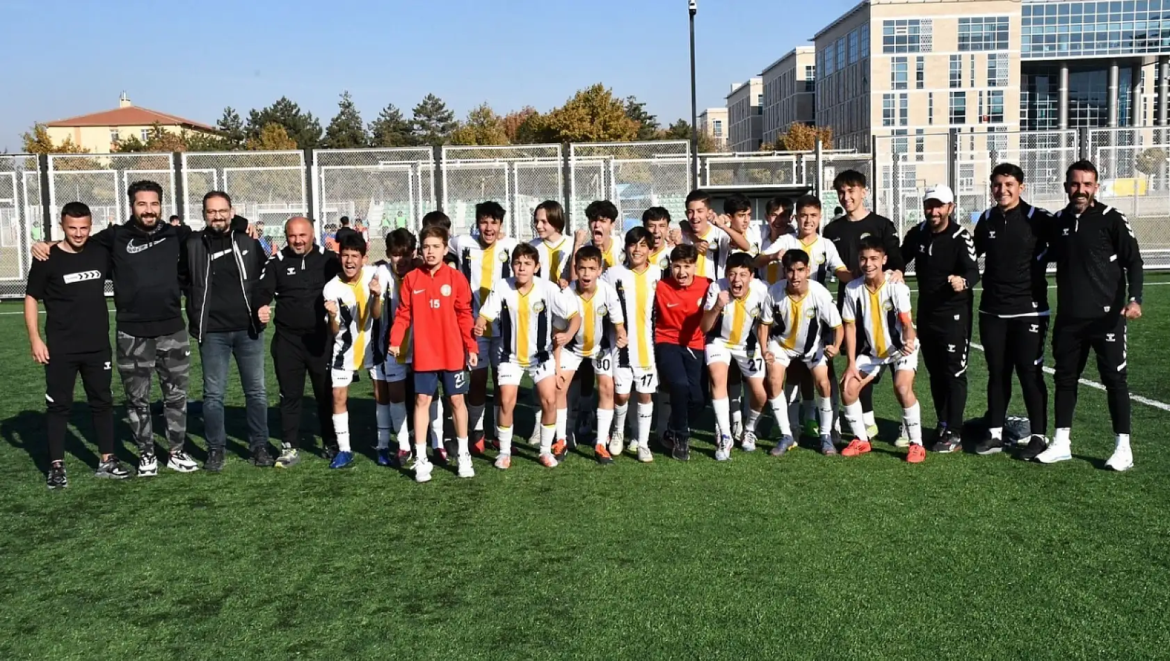 Kayseri U14 Ligi'nde 2 takım birden şampiyon oldu!