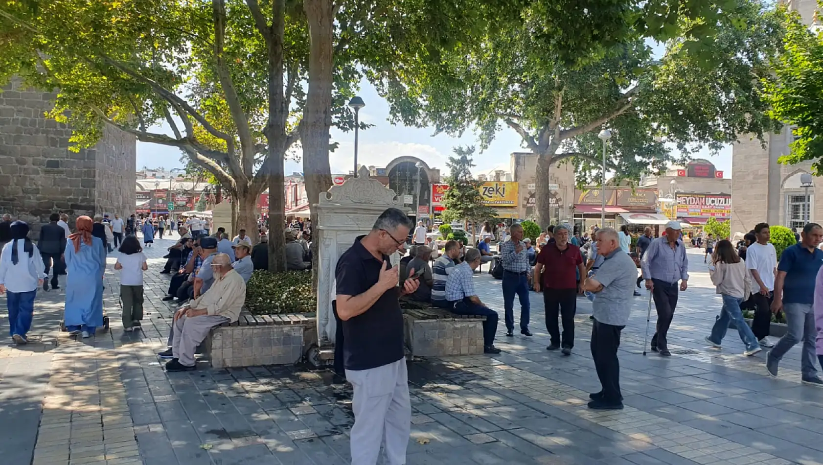 Kayserililer Bu Markete Akın Etti!