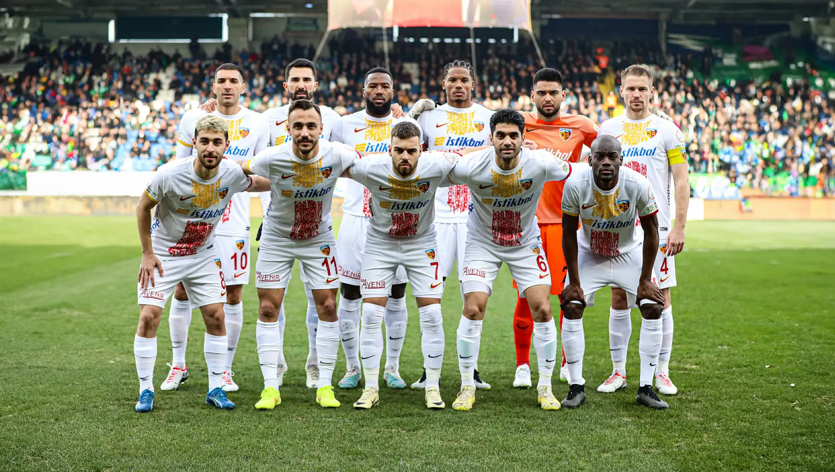 Kayserispor'da sürpriz isim bugün forma giyebilir!