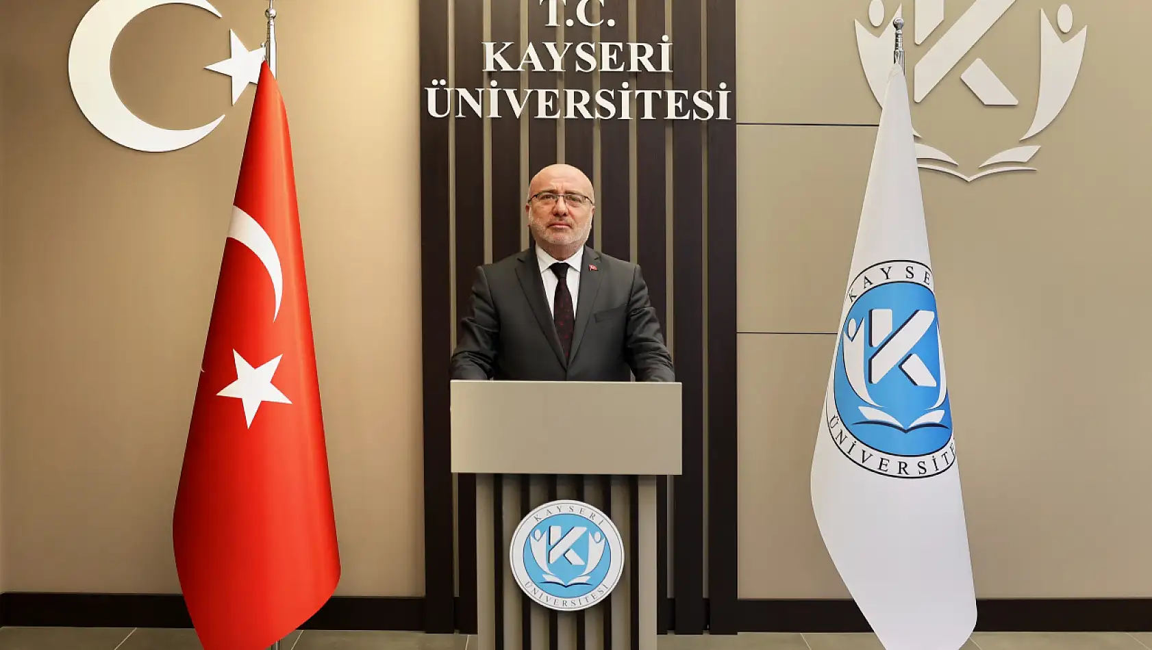 KAYÜ Rektörü Prof. Dr. Kurtuluş Karamustafa'dan '29 Ekim Cumhuriyet Bayramı' Mesajı