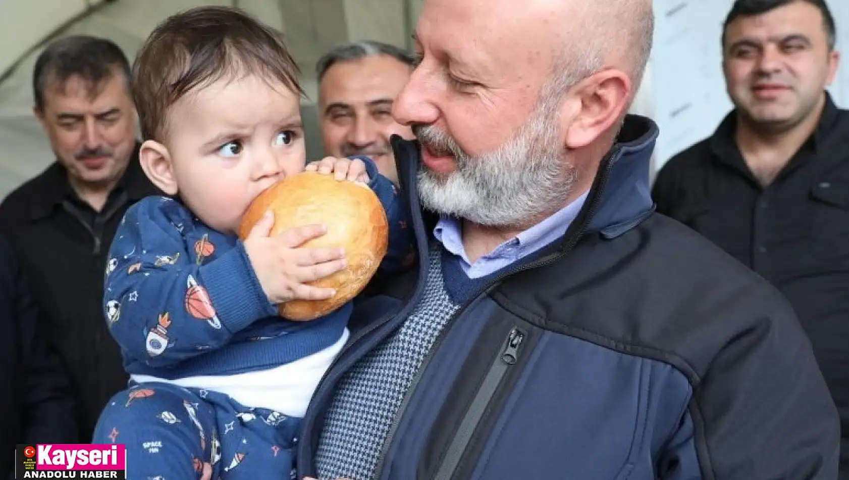 Kocasinan'dan kardeş belediye Türkoğlu'nda çocuklar için sokak şenliği düzenlendi