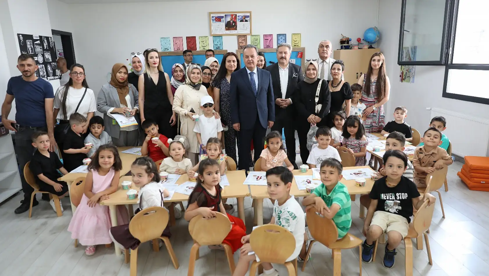 Melikgazi Belediyesi öğrencilerin yüzlerini güldürdü!