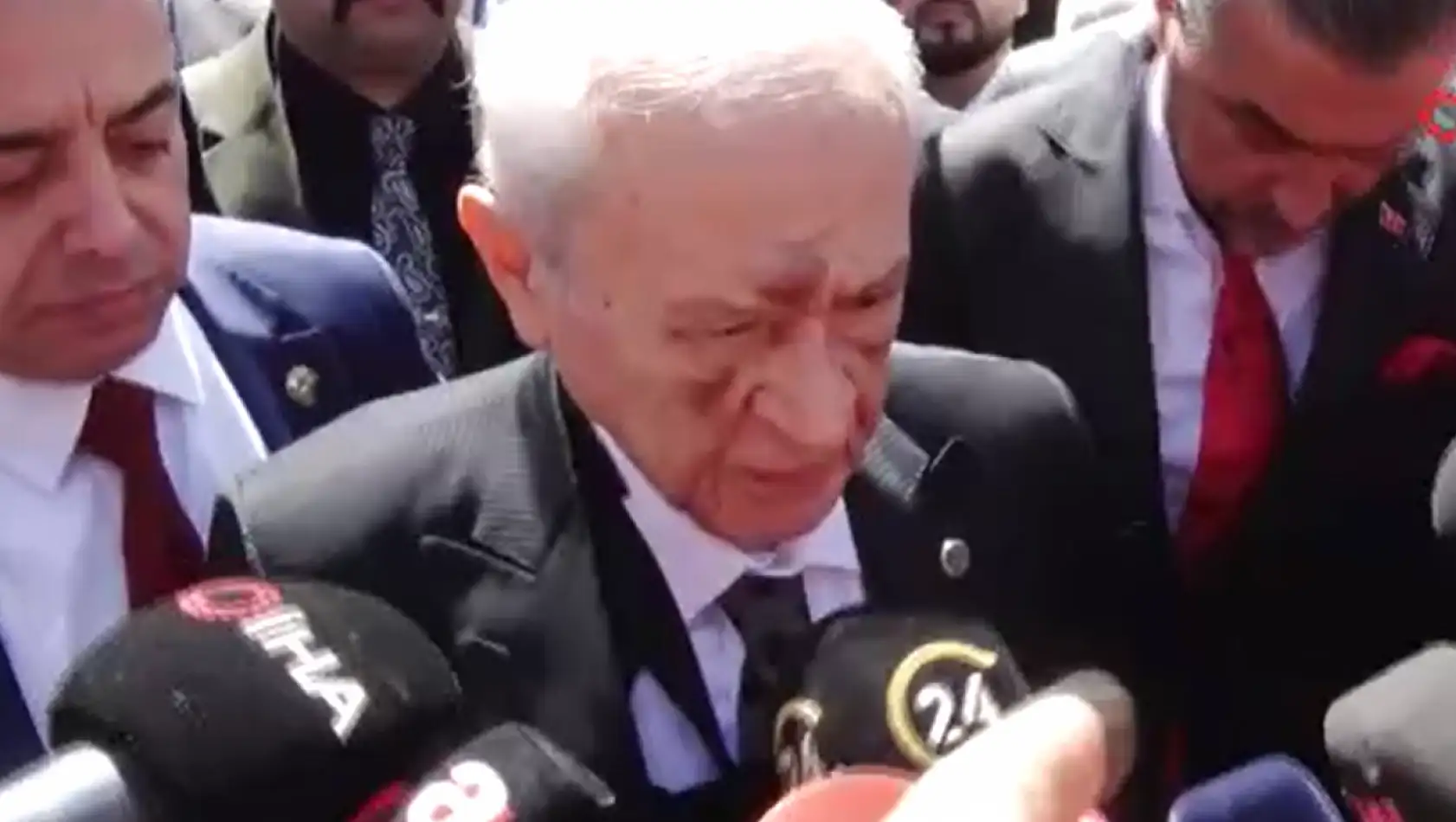 MHP Genel Başkanı Devlet Bahçeli, oyunu kullandı