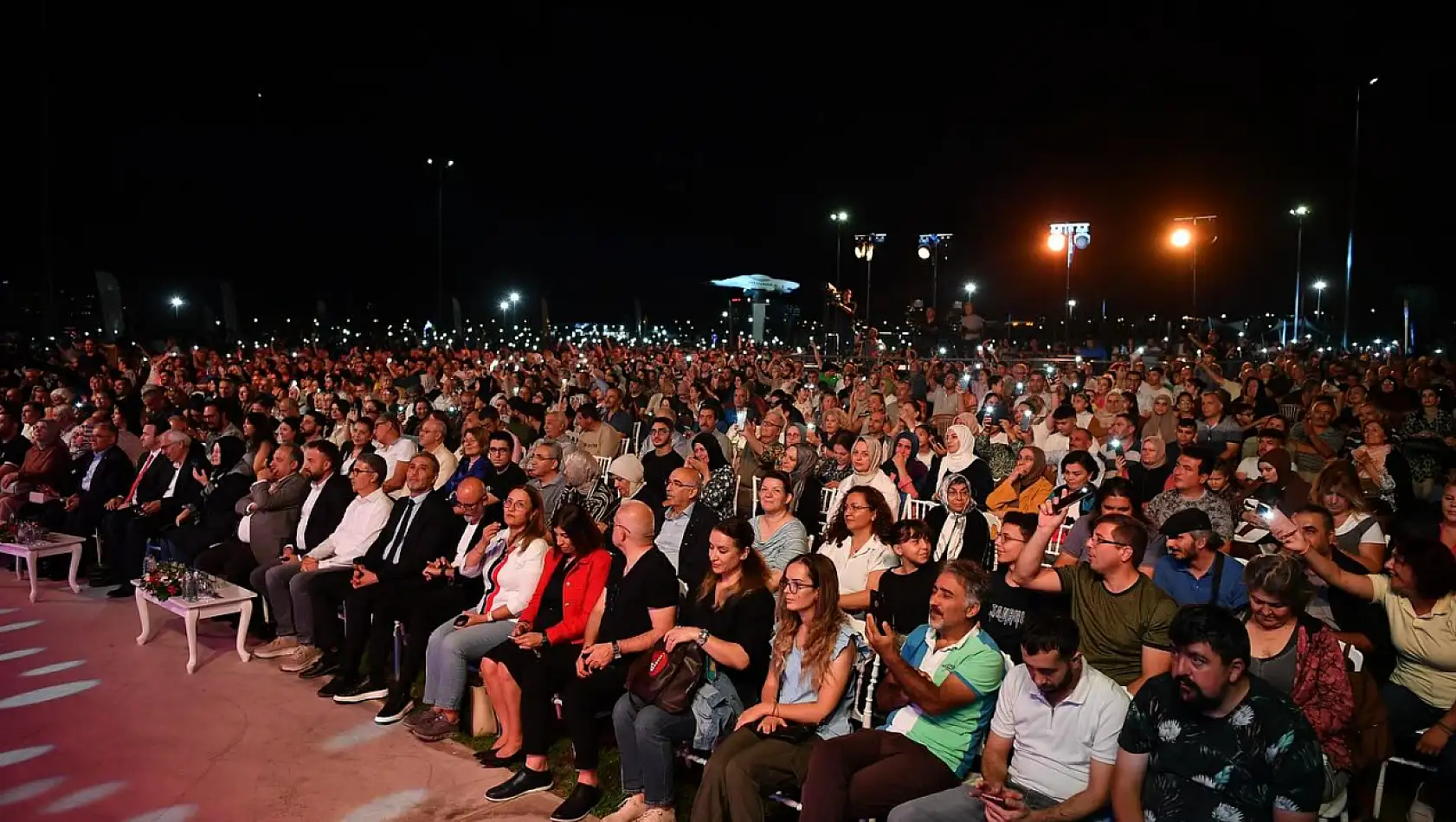 Millet Bahçesi'nde unutulmaz gece - Doldu taştı!