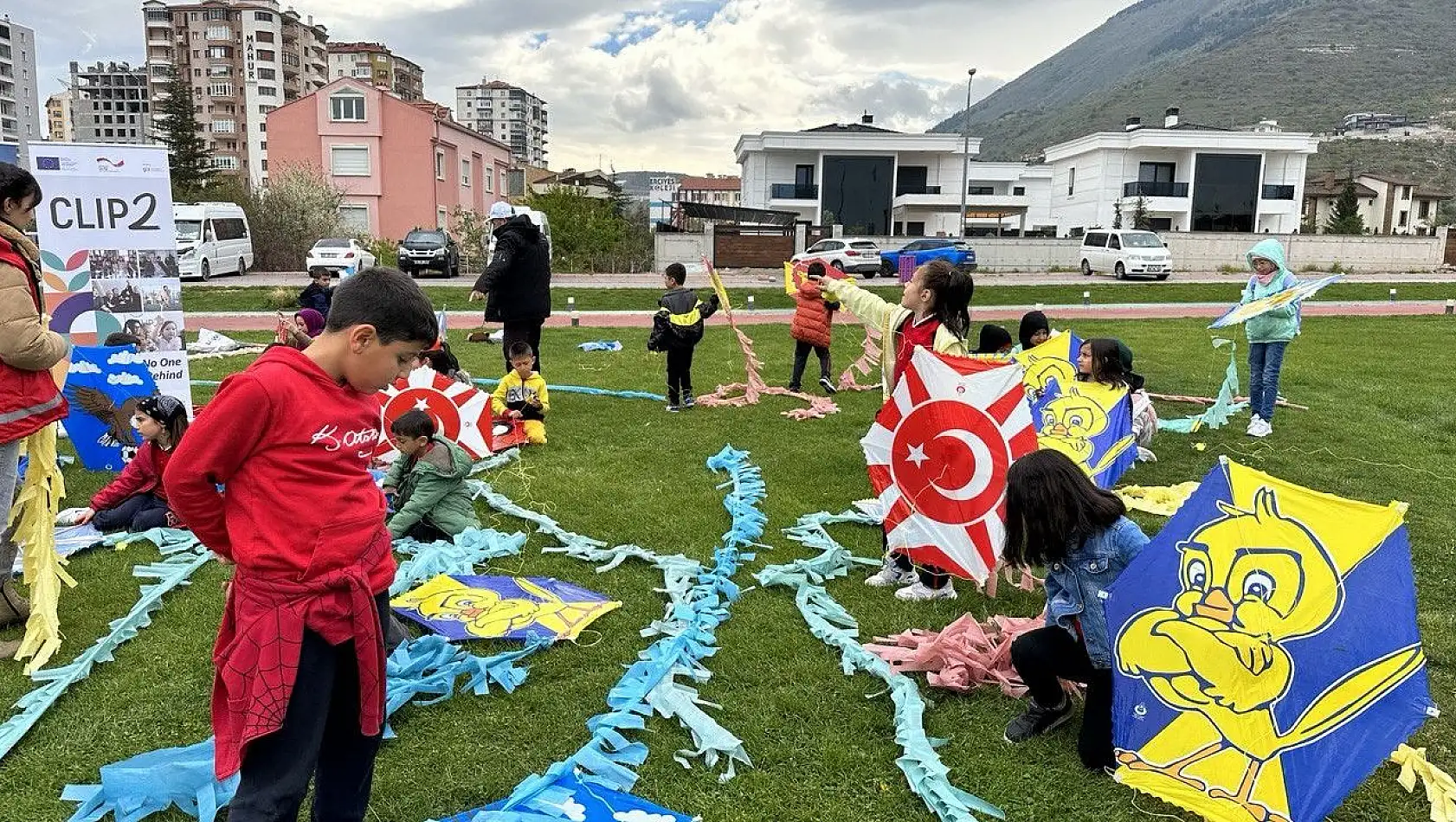 Gökyüzü uçurtmalarla süslendi