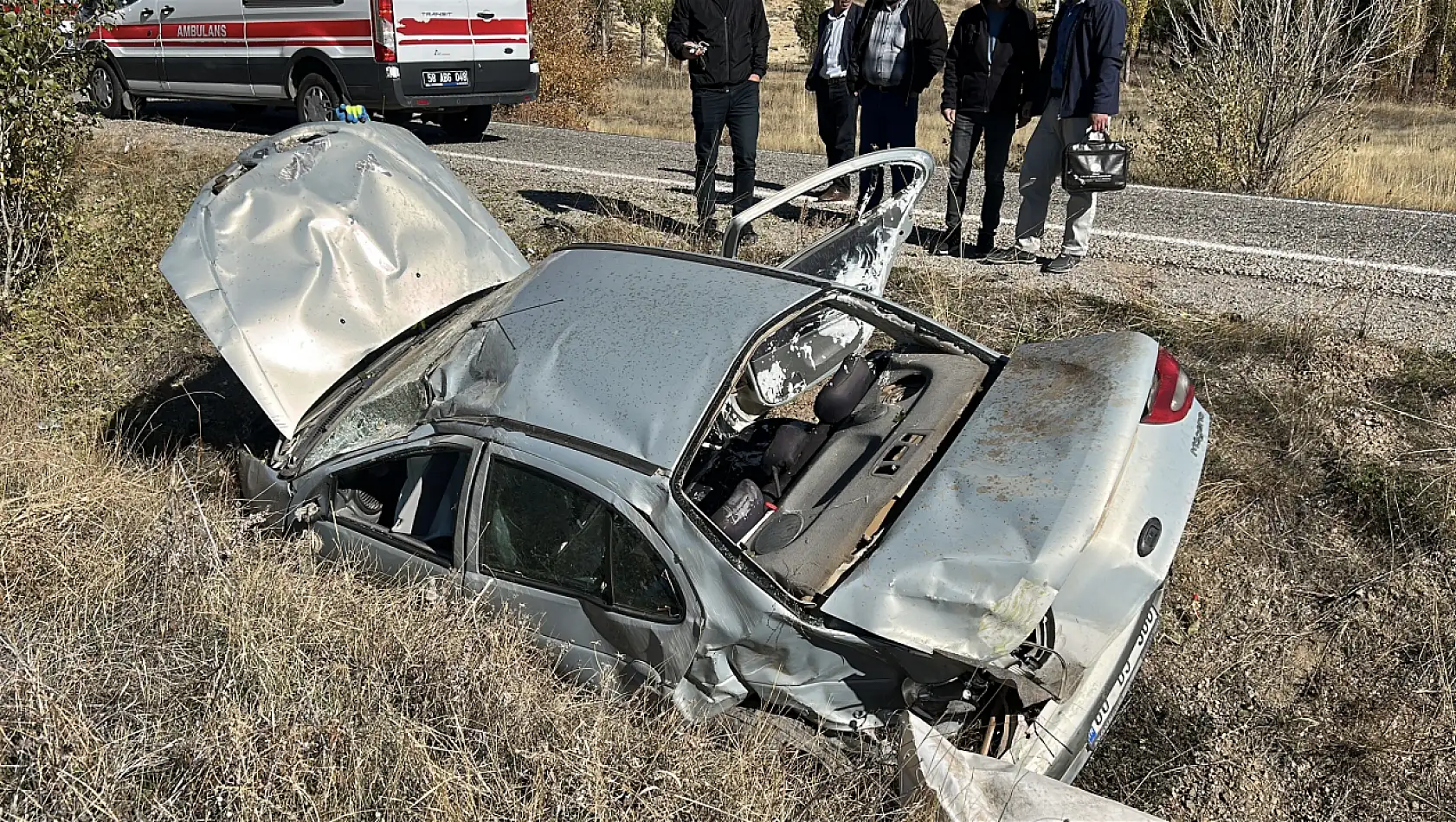 Otomobil tarlaya uçtu - araçtan kopan LPG tankı faciayı önledi!