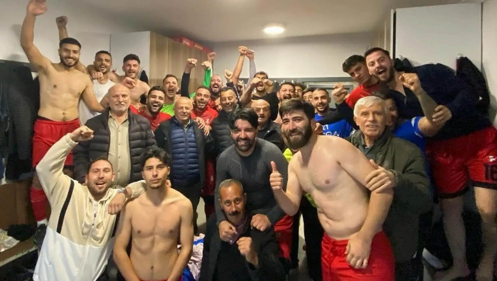 Özvatanspor liderliğe yükseldi!