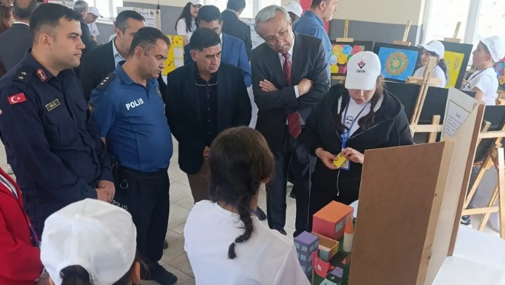 Pınarbaşı'nda geleceğin mucitleri sahneye çıktı