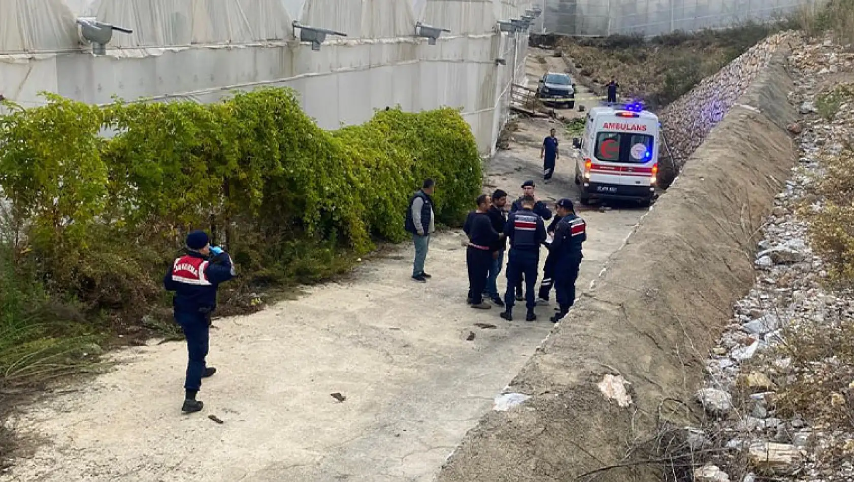 Raylı sisteme ait kasanın halatı koptu, ortalık savaş alanına döndü!