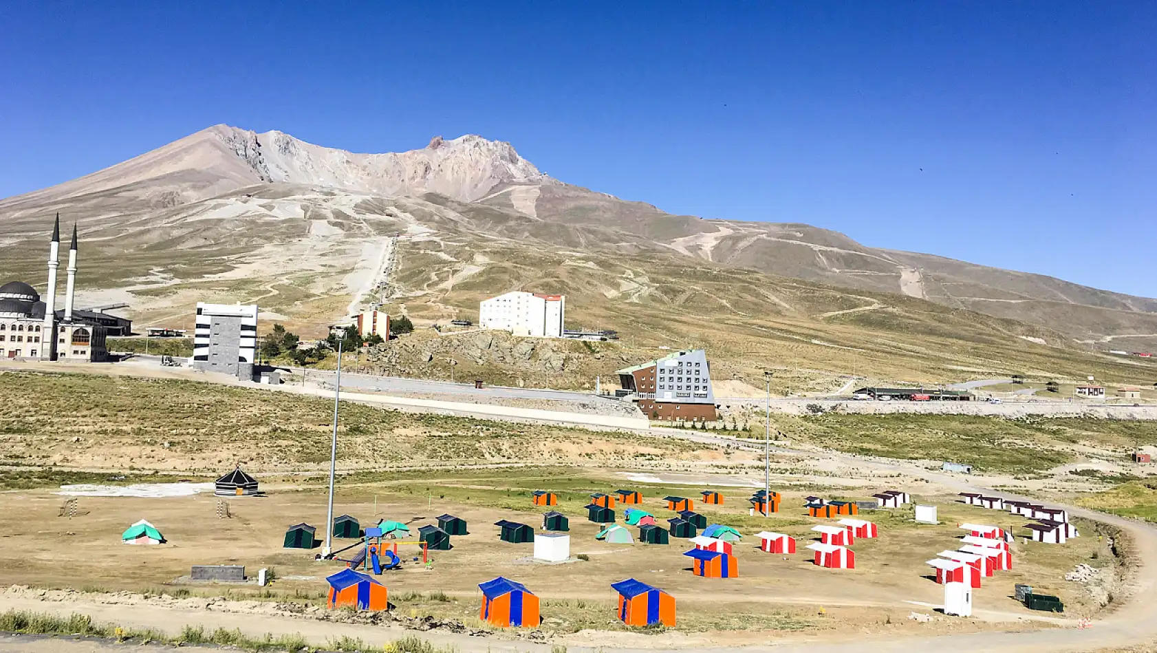 Sıcaktan bunalan Erciyes'e akın edecek