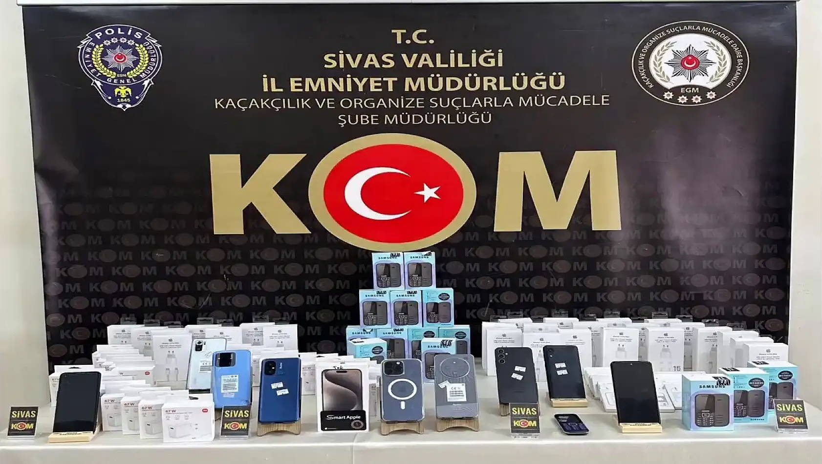 Kaçak telefon ve aksesuarları ele geçirildi!