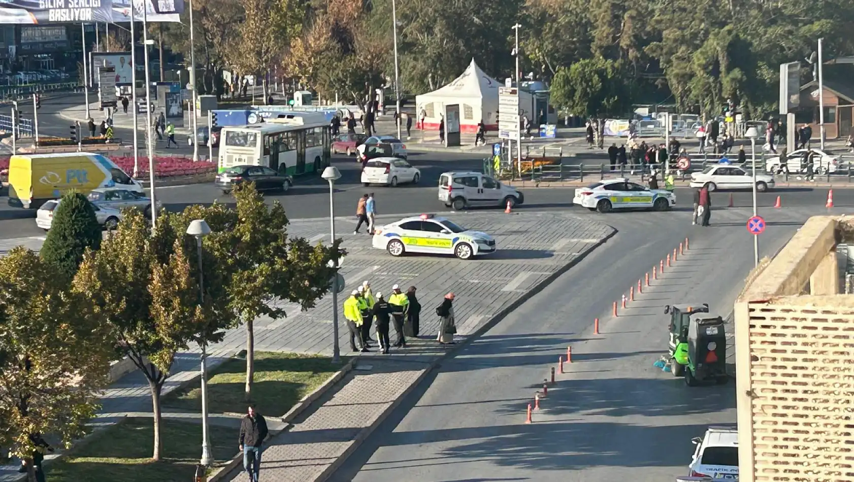 Son dakika! Cumhuriyet Meydanı'nı polisler sardı, yollar kapatıldı