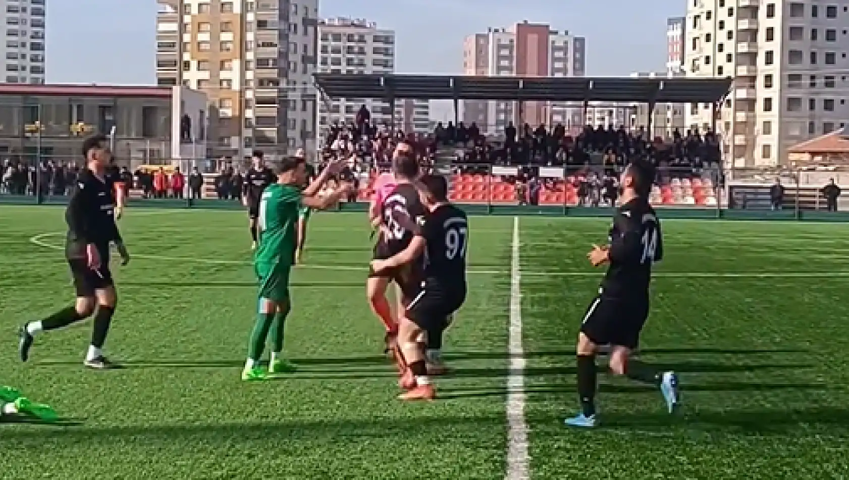 Süper'de olaylı maç! Argıncıkspor'a 3 kırmızı kart - Kayseri Amatör Futbol