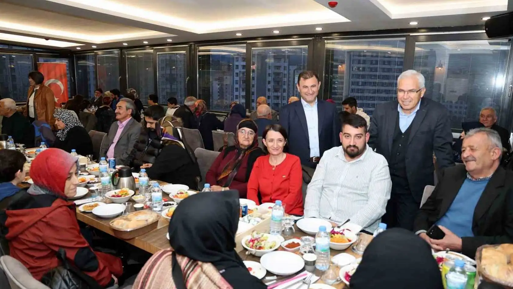 Talas'ta şehit yakınları için iftar sofrası düzenlendi