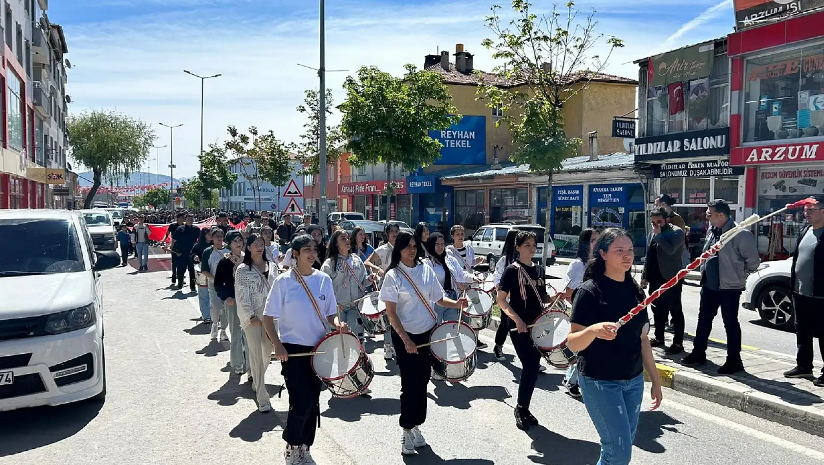 Tomarza'da Coşkulu ve  Anlamlı Yürüyüş