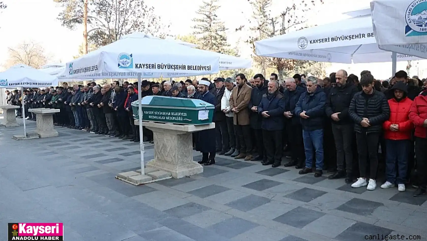 Trafik kazasında ölen 12 yaşındaki kızın cenazesi defnedildi