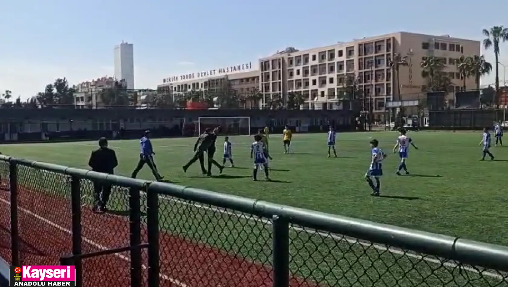 U-14 Ligi maçında hakeme kafa!