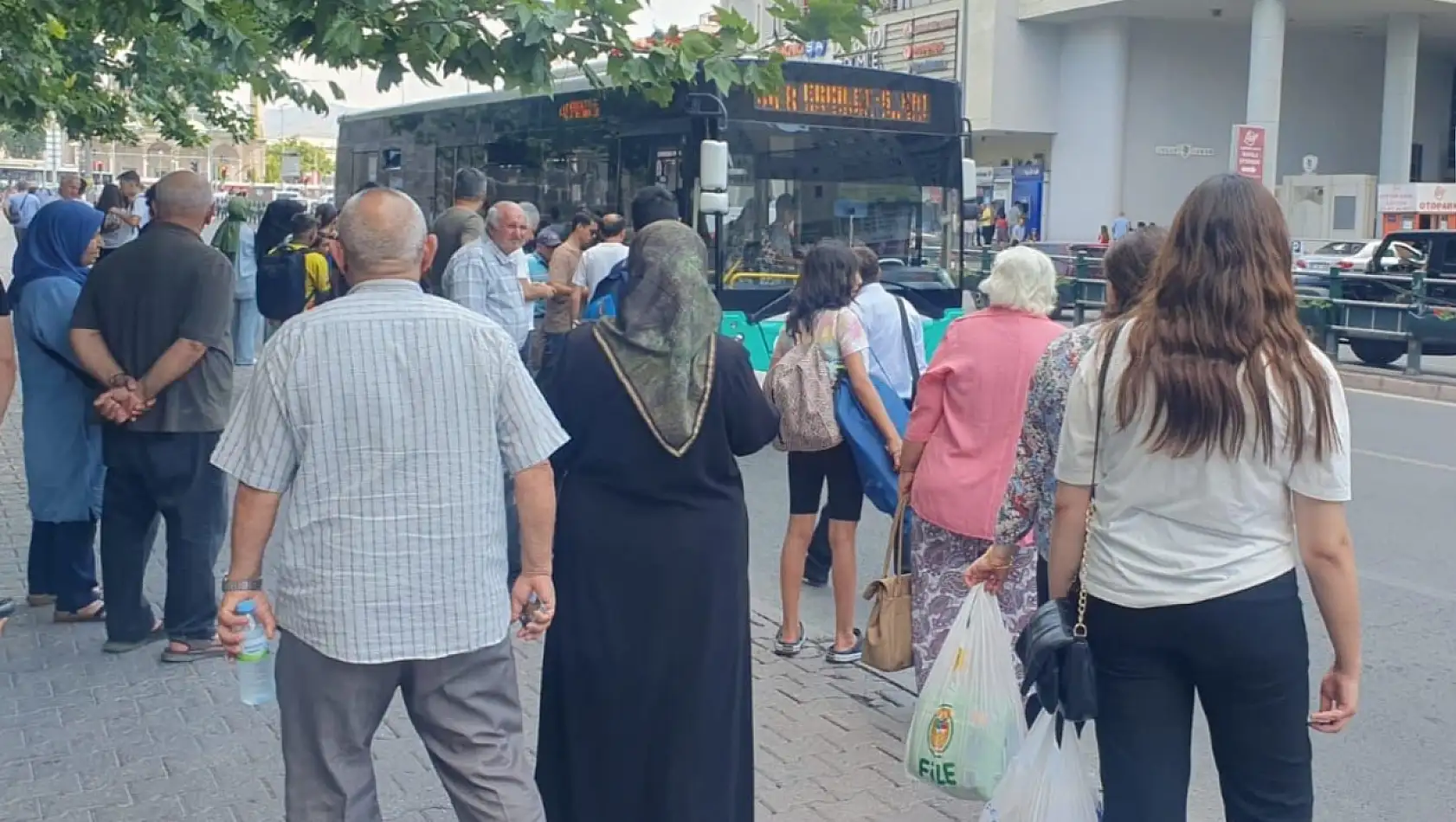 Ücretsiz aktarmanın kaldırılmasına tepkiler sürüyor!