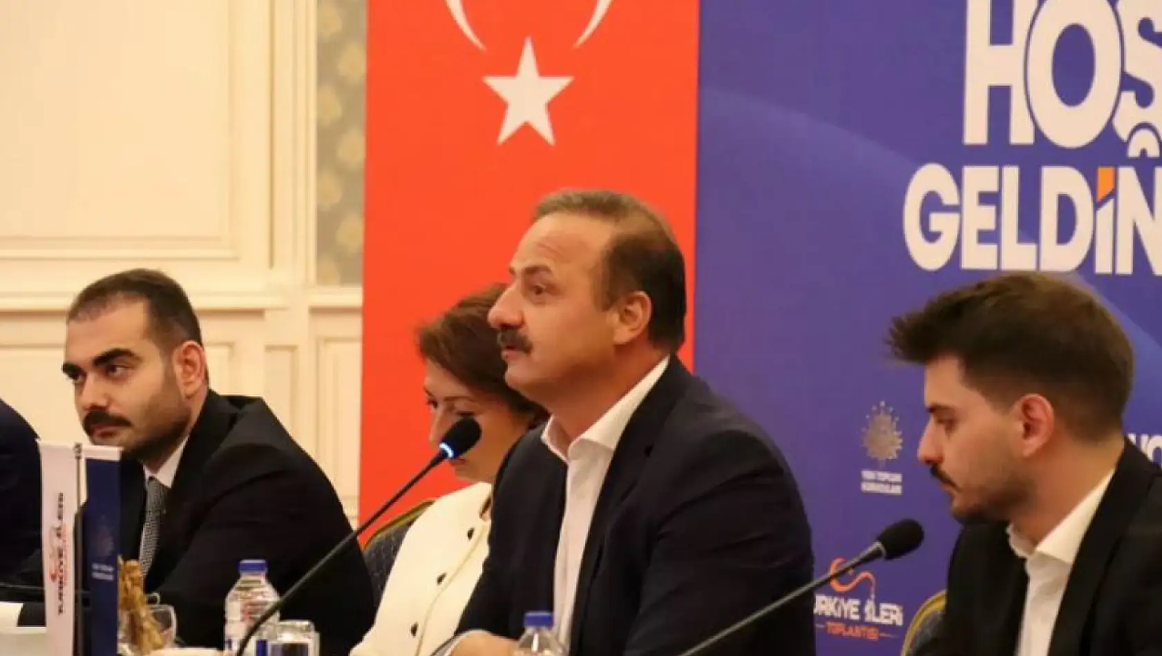 Yeni kurulan Anahtar Parti'de Kayseri'den de isim var!