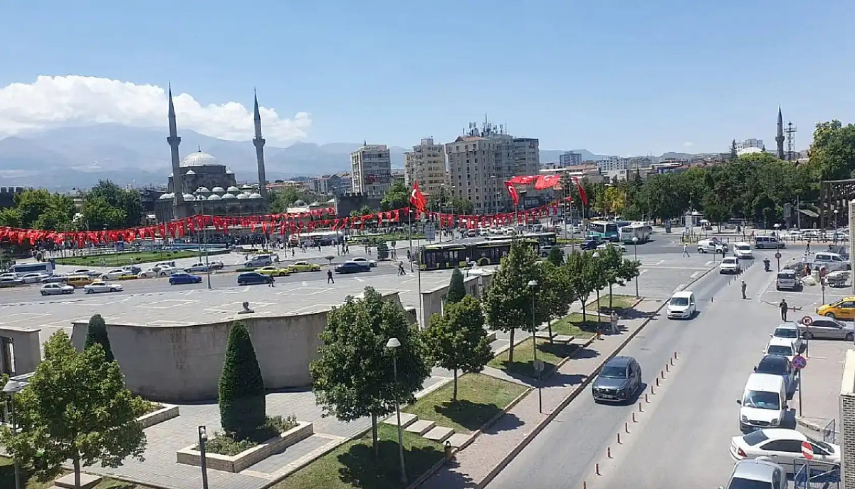 Kayseri'den kısa kısa (10 Mayıs)-Ulaşım, Vefat, Meteoroloji, Akülü Araç, Muhtarlar, TOKİ, Yumurta...