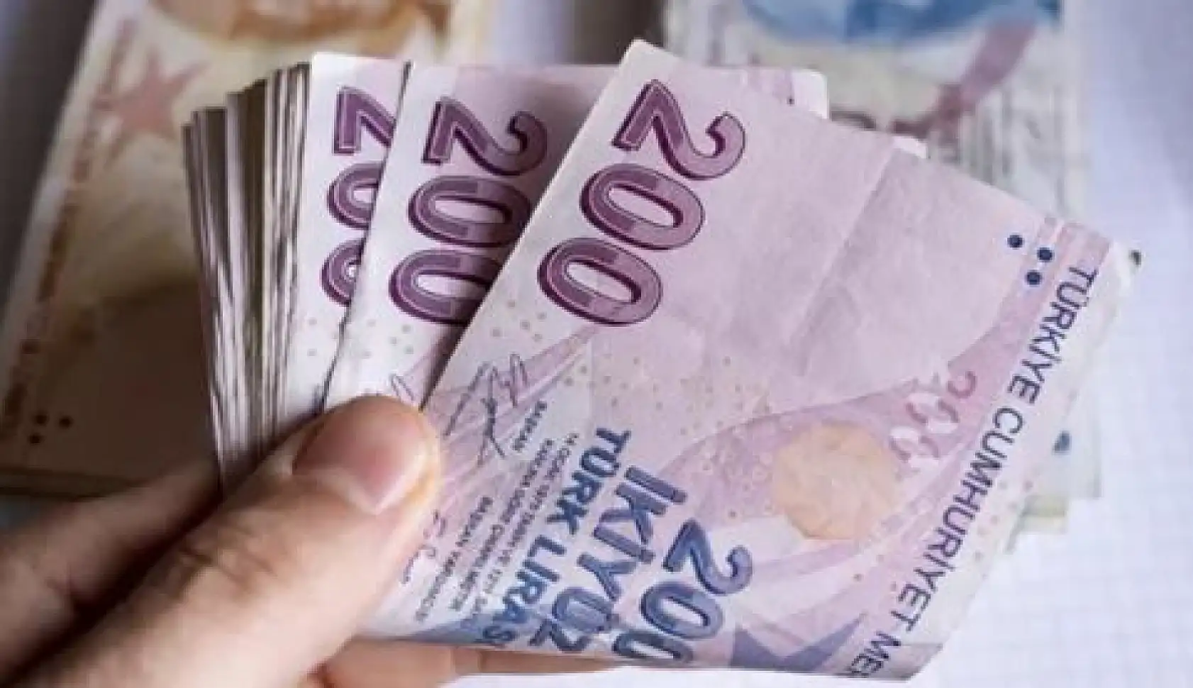 Enflasyon beklentisine göre asgari ücrete ne kadar zam gelecek?