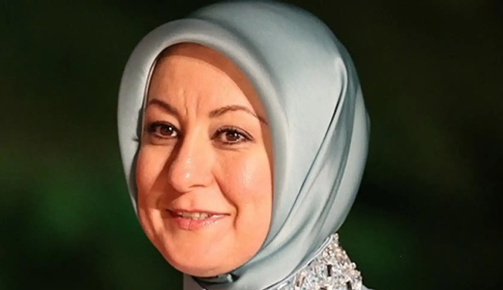 Kayserili eski cumhurbaşkanının İngiltere ziyareti gündem oldu: Eşi Hayrünnisa Gül'ün parası kayboldu!