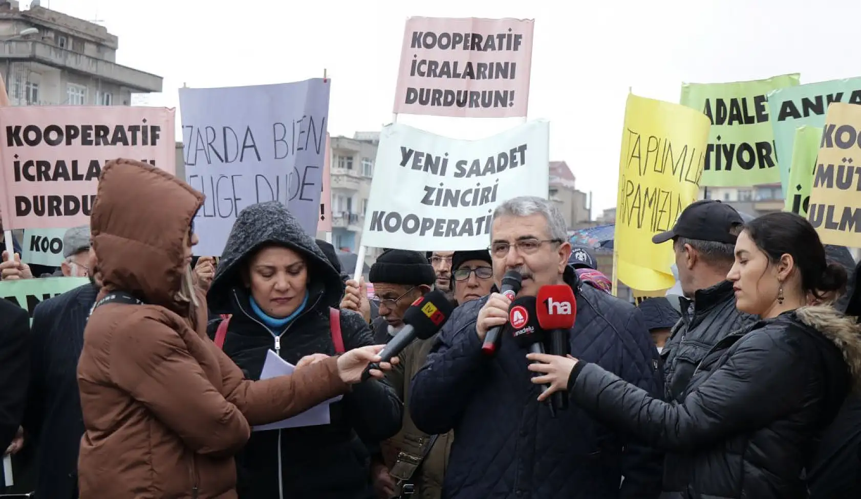 Kooperatif mağduru vatandaşlar eylem yaptı