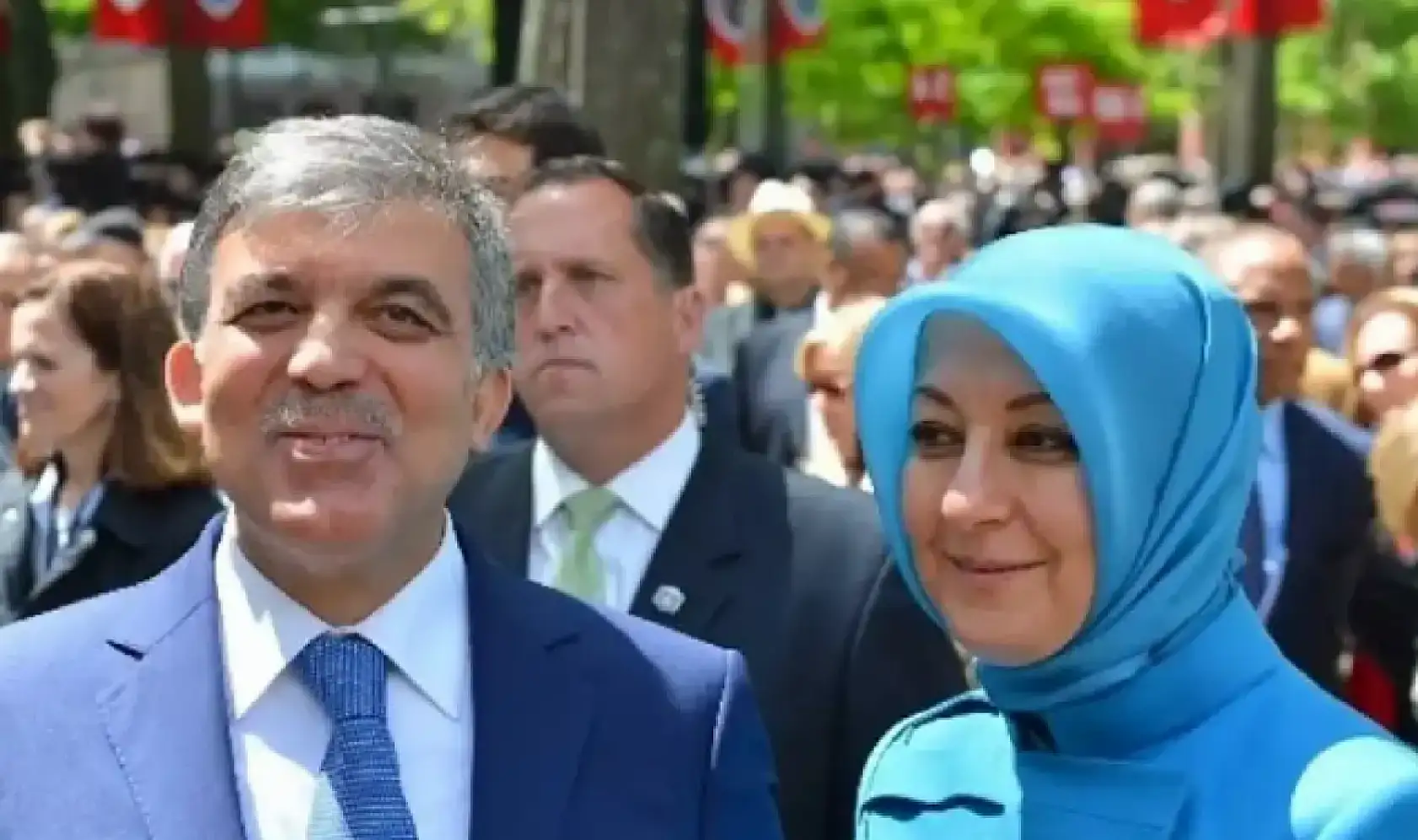 Kayserili eski cumhurbaşkanının İngiltere ziyareti gündem oldu: Eşi Hayrünnisa Gül'ün parası kayboldu!