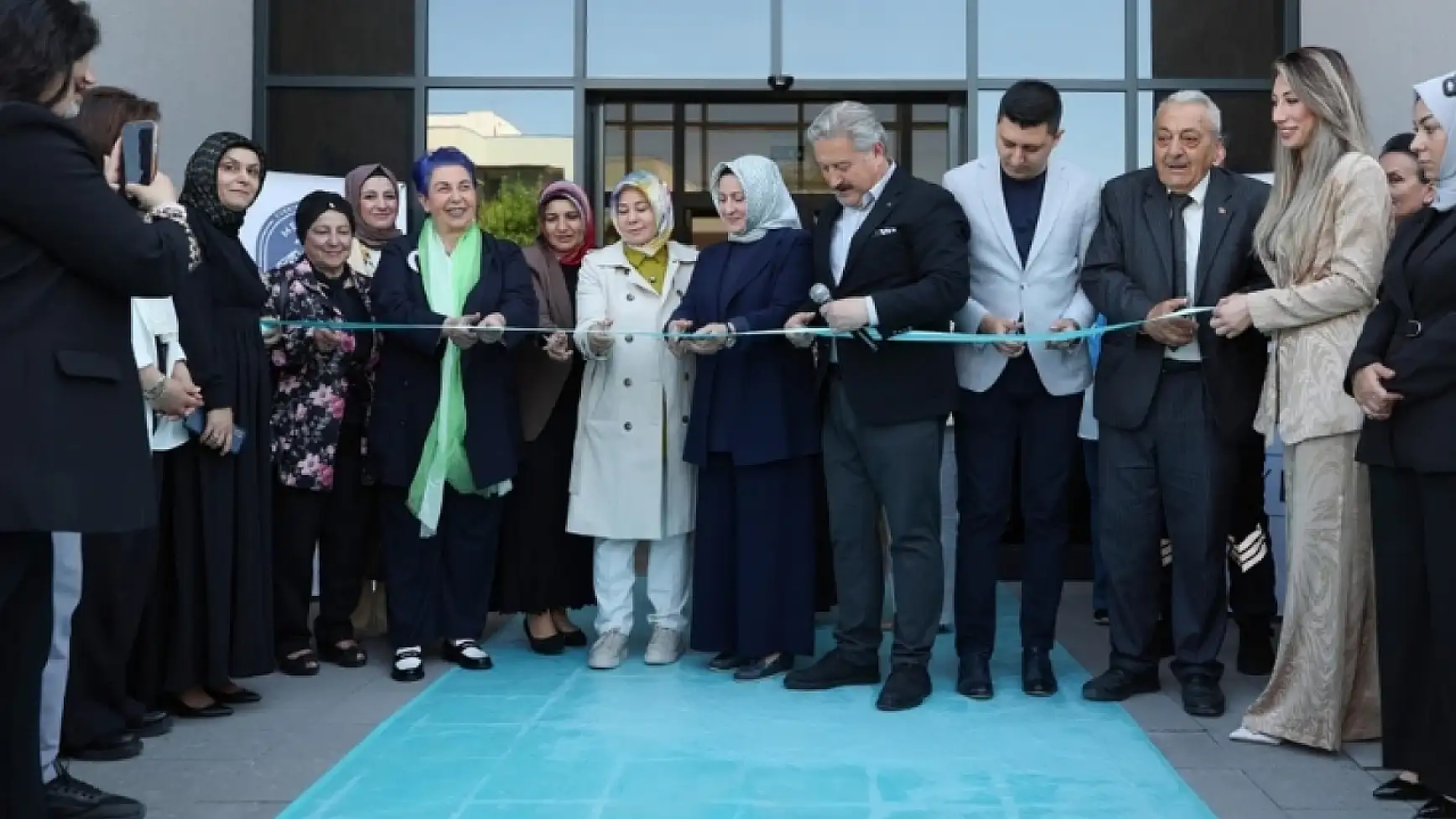 Melikgazi’den kadınlara ve gençlere yeni yaşam merkezi