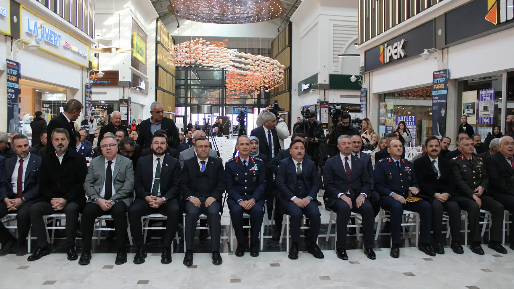 KUMSmall kitap fuarı kapılarını açtı