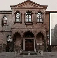 Babası Kayseri Lisesi'nin muhasebecisiydi: O isim bir Cumhuriyet aydını!