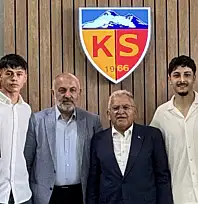 Başkan Büyükkılıç'ın da yakından takip ettiği imza töreninde 6 genç öne çıktı
