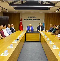 Başkan Büyükkılıç'ın yoğun istişare kültürü mesaisi