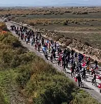 Cumhuriyet için yola çıktılar, bayram coşkusunu pedallara taşıdılar!