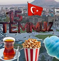 Cumhuriyet Meydanı'nda 15 Temmuz hazırlığı! Çaydan pamuk şekere ücretsiz ikram...