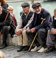 Emeklilere 1 maaş bayram ikramiyesi mi geliyor?