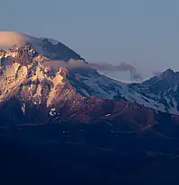 Erciyes'in zirvesinde kar sürprizi: Beyaz örtüye büründü!