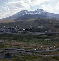Erciyes yazın bambaşka! Zirvede ziyaretçileri neler bekliyor?