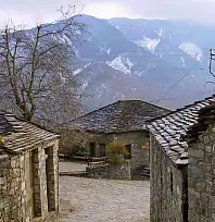İki esnaf el ele verdi! Köy bu hediyeyi konuşuyor