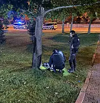 Kayseri'de bıçaklar çekildi! Polisi görünce her şeyi bırakıp kaçtılar!