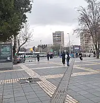 Kayseri ayazına karşı sıcak havayı buldu! Cumhuriyet Meydanı'nın yeni sakini