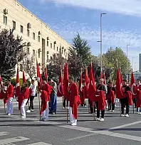 Kayseri'de 29 Ekim hazırlıkları başladı! Cumhuriyet Meydanı'nda renkli anlar