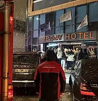 Kayseri'de 8 katlı otelde korkutan yangın!