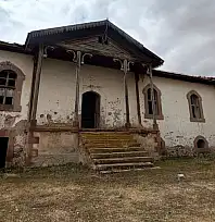 Kayseri'de 92 yıllık yapı yok oluyor: Vatandaştan yardım çağrısı!
