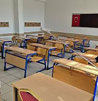 Kayseri'de Bir Öğretmen Gittiği Okulu Güzelleştiriyor