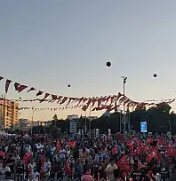 Kayseri'de coşkulu anlar: Cumhuriyet Meydanı doldu taştı!